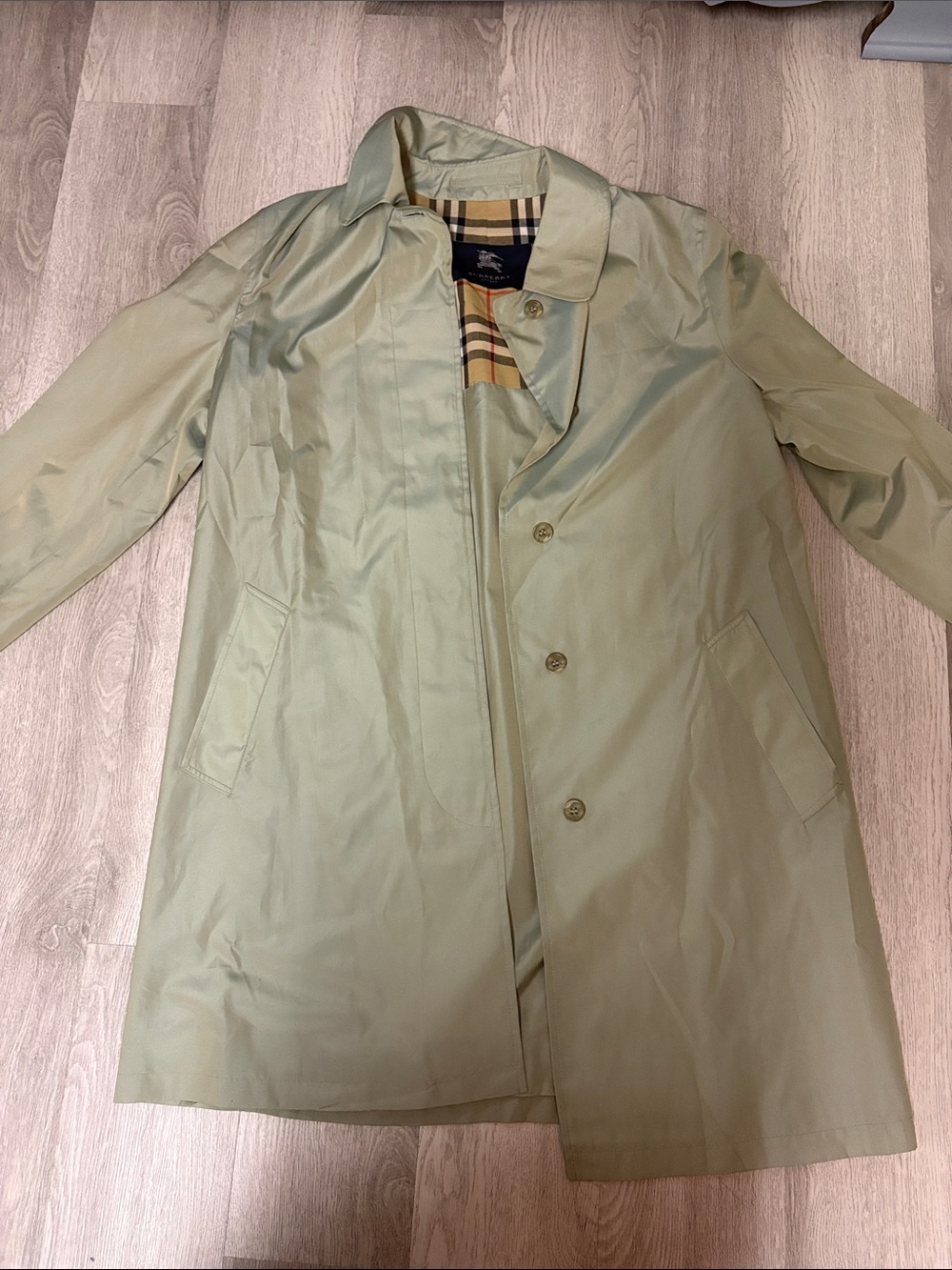 Burberry Light Green Women's Trench Coat with Signature Check Lining